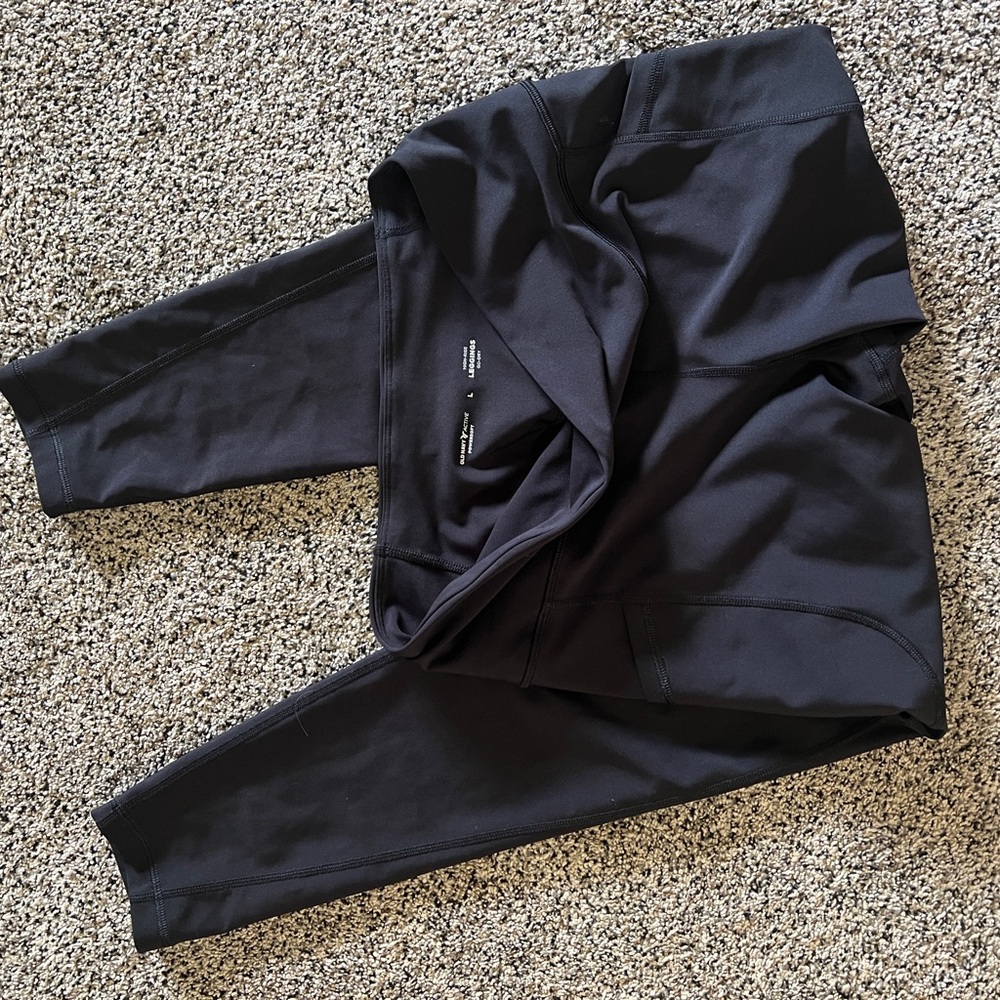 Old Navy Powersoft Leggings - Picture 3 of 3